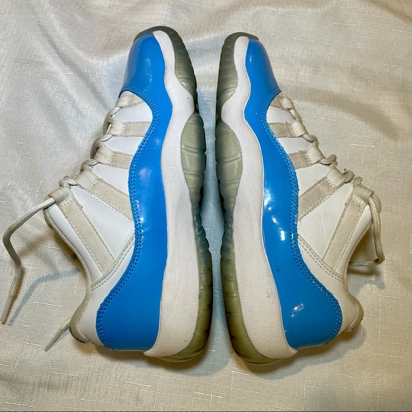 Jordan 11 low UNC! Grade school size 4Y. Really good shape! - Picture 4 of 9